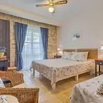 Fora Ξενοδοχείο 3*