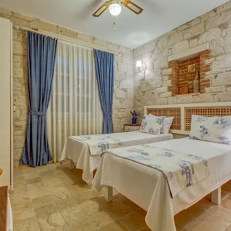 Hotel Fora 3*